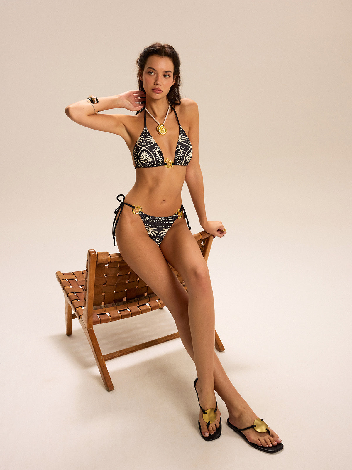 Altın Detay Halkalar ile Baskılı Bikini Takımı